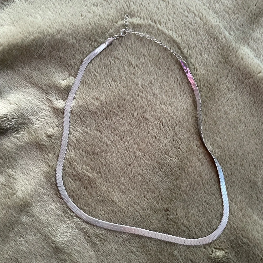 Silver Chain - Picture 2 of 3